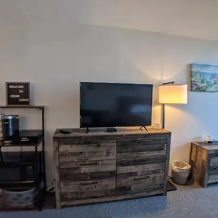 Cute Cedar Lodge Studio With Balcony & Lake Views! Laconia Extérieur photo