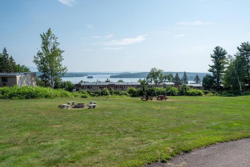Apartment Cute Cedar With Balcony & Views! Laconia
